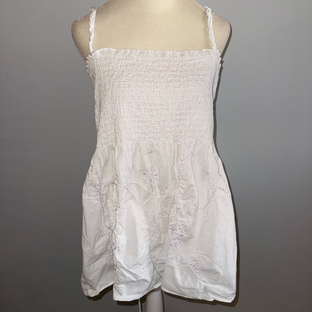 90s White Tank Top w Embroidery